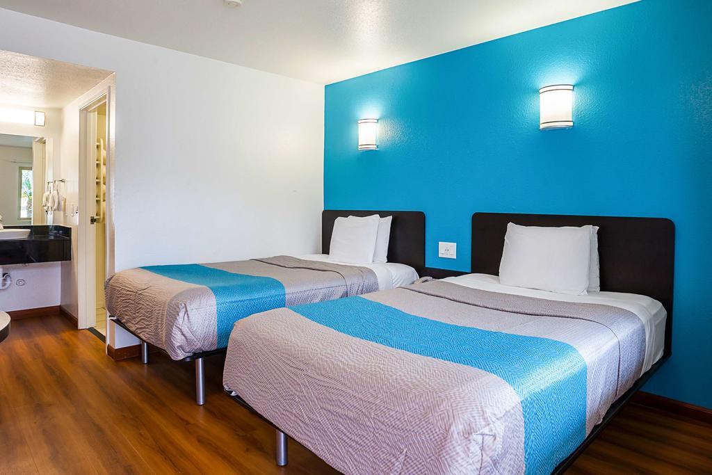 Motel 6-Ventura, Ca - Downtown Экстерьер фото