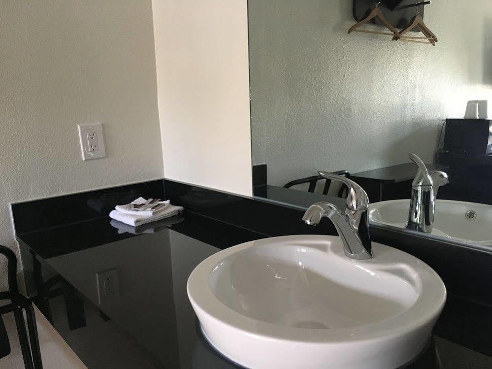 Motel 6-Ventura, Ca - Downtown Экстерьер фото
